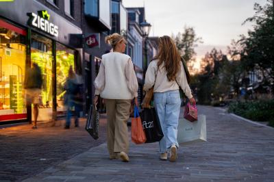 Shopping Night de Laat.jpg